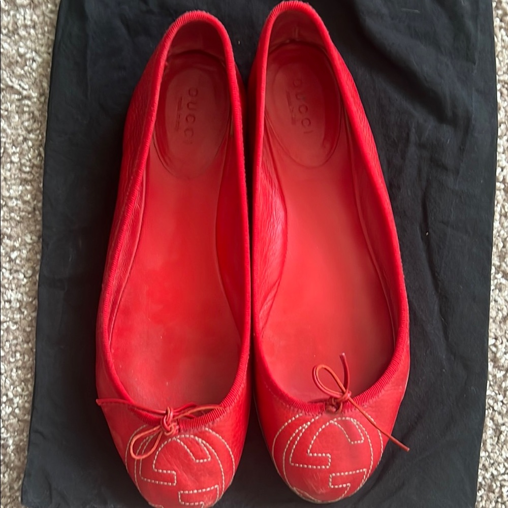 Gucci Red Ballet Flats with bow detail